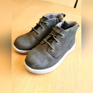 Toddler UGG Canoe Sneakers